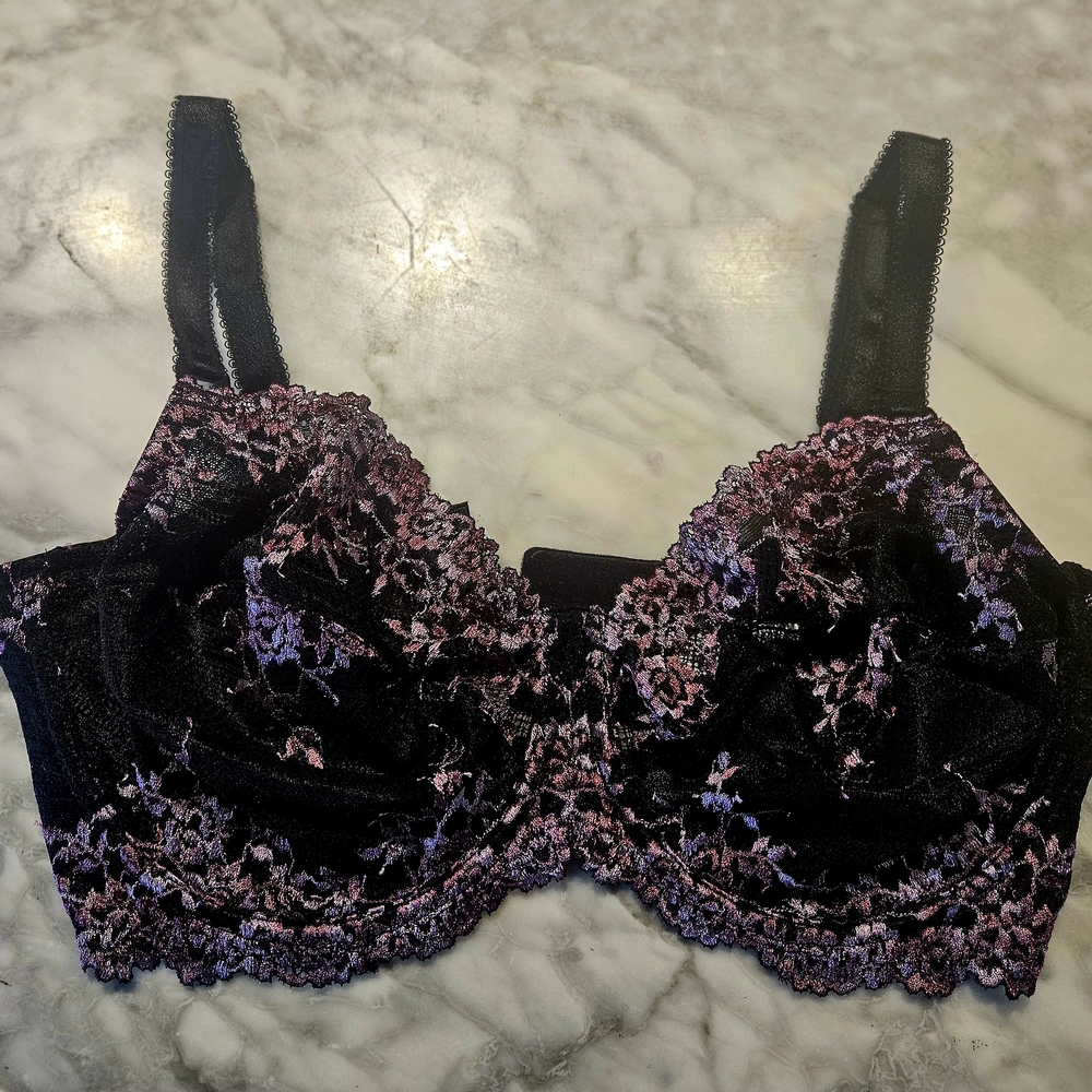 Wacoal Embrace Lace Underwire Bra - Black and Purple